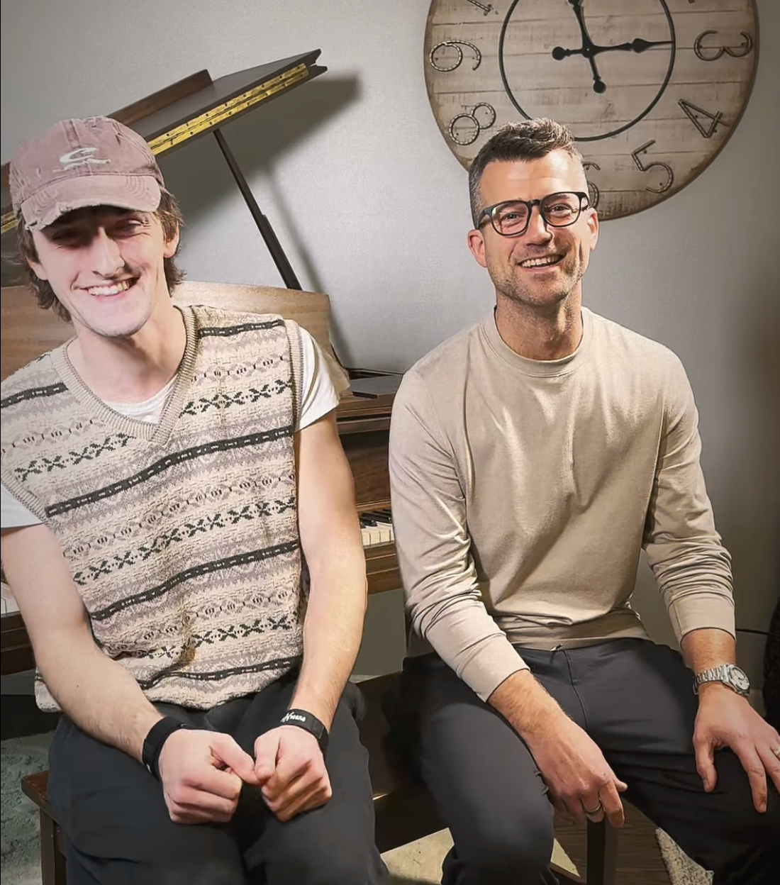 Accelerating Self-Taught Piano Skills: The BubblHandz Endorsement by Musicians